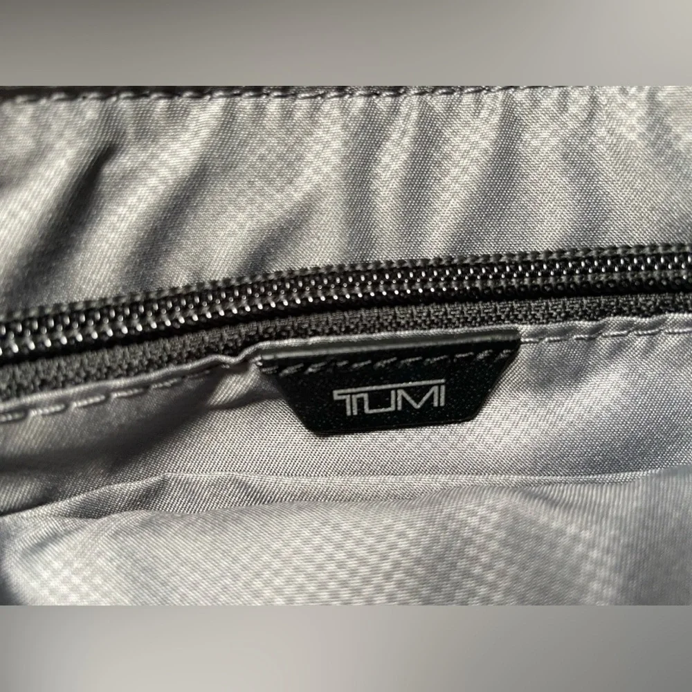 Tumi Hazel Crossbody Devoe Collection in Black with Gunmetal Hardware - Picture 7 of 11